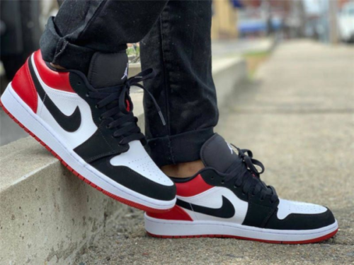 Giày Nike Air Jordan 1 Low Black Toe tại AchiSneaker