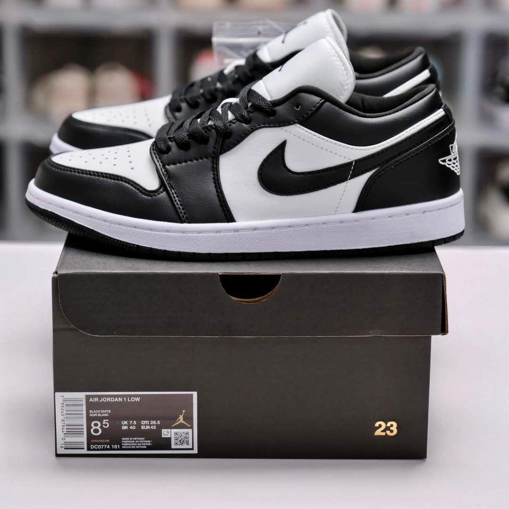 Giày Nike Air Jordan 1 Low Panda tại AchiSneaker